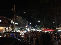 -周日夜市