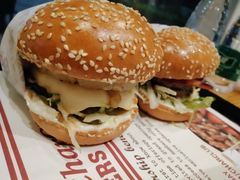 -The Habit Burger Grill 哈比特汉堡(爱琴海店)