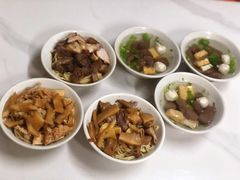 -松树干拌面店