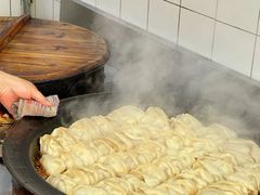 -黄阿姨锅贴大王(万航渡路店)