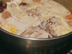 -三人行骨头王火锅(长寿店)