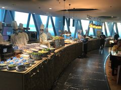 自助取餐区-广州塔璇玑地中海自助旋转餐厅