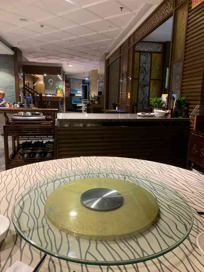 旺角海鲜菜馆(建设店)-"菜品很好,两人套餐绝对的上档次,环境也没.