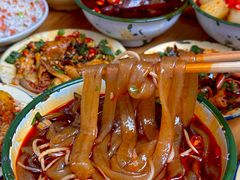 -拈签一笑黄牛肉辣卤串串