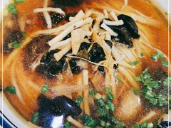 -聚笼鲜美食(凤凰街店)