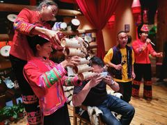 -老滇山寨•云南特色菜•地方菜•民族风情歌舞表演(金碧店)