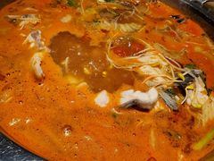 -野山舂·贵州现舂酸汤火锅(鸿通城店)