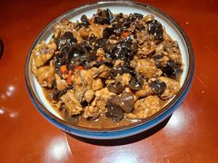 木耳燒雞-俏湘浔·宴会主题酒店