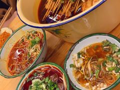 -拈签一笑黄牛肉辣卤串串