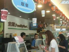 -全家便利店(漕溪北路七店)
