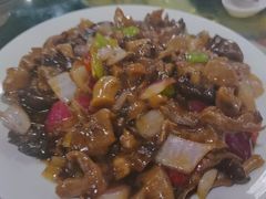 -东口码头·烧鸽子·鱼头泡饼·地方菜(金鹰悦城店)