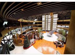 -上海滴水湖皇冠假日酒店