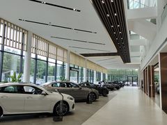 -上海宝宁宝马4S店
