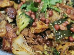 -愉肴麻辣香锅(中山路店)