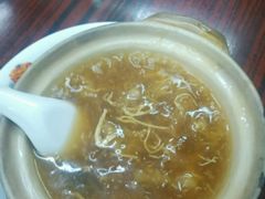 招牌花胶海参煲仔翅-添發碗仔翅美食