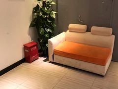 -Zsmart智尚酒店(上海轻纺市场定边路地铁站店)