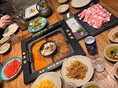 -老牌坊云南鱼豆花火锅(爱建店)