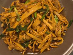 干锅野脆笋-侬佳蒸菜馆(听潮店)