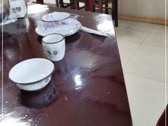-余杨鸭鸭餐厅