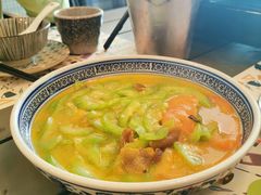 鸡汤油渣焖丝瓜-酒肆浅葱•烧烤•龙虾•排档(卓悦intown店)