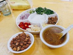 -官塘陈记鱼生·潮汕砂锅粥·牛肉火锅(潮枫路总店)