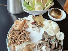 -野菌皇海景野生菌火锅(滨海大道店)