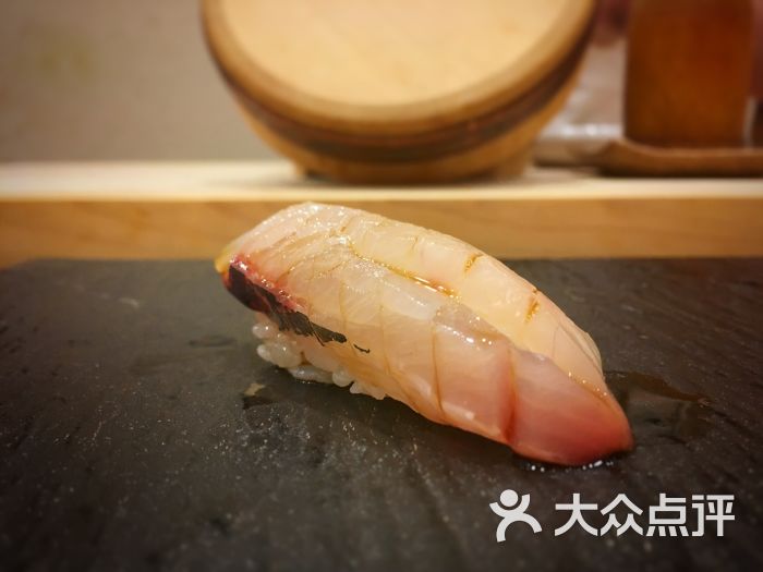 鮨隐笑鱼-大竹荚鱼寿司图片-上海美食-大众点评网