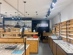 -罗伯特眼镜·蔡司官方授权(罗湖国贸店)