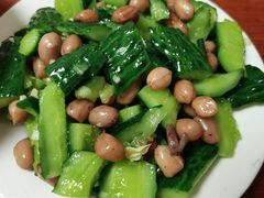 黄瓜煮花生-宝瑞门钉肉饼店