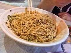 -肥肥虾庄·金牌油焖大虾(首义路店)