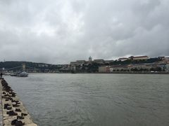 -多瑙河畔鞋履雕塑