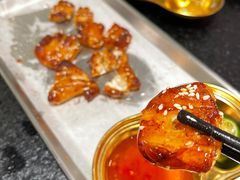-何妹湿辣牛肉·粤式烧烤砂煲(桂雅路店)