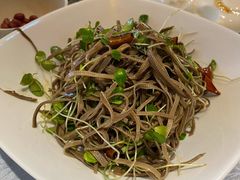 香椿苗拌豆腐丝-京味斋·北京烤鸭(北京南站洋桥店)