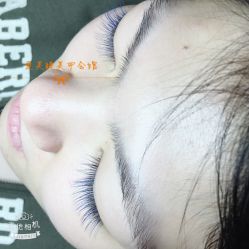 -爱美睫美甲会馆