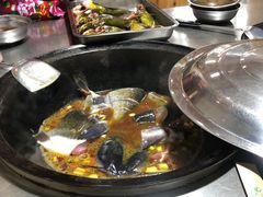 -屯老二农家铁锅炖·行业领军者(梅江店)