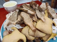 -菌之家·专业纯野生菌火锅·特色炒菌