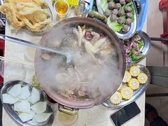 炭炉果鸡煲-威邵鸡煲(西华路总店)