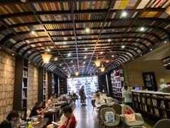 -钟书阁(松江泰晤士小镇店)