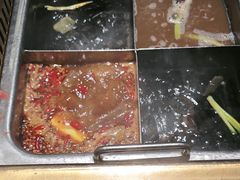 -巴渝瓦肆重庆鲜火锅(宝龙环湖店)