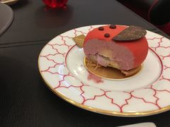 覆盆子荔枝蛋糕-Salon de The de Joel Robuchon(外滩18号店)