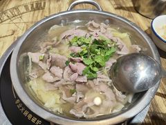 -冯烫烫跷脚牛肉·川菜小馆(武胜西街店)