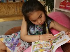 -新华里咖啡书吧(新华书店小寨店)