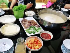 狗肉火锅-英子补身汤(海兰路店)