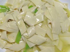 -闯关东东北农家菜(崂山石老人店)