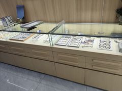 -视野联行眼镜·蔡司·尼康·授权优选门店(青浦宝龙店)
