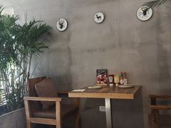 大堂-HIGH FIVE哈福手工汉堡(桂林路店)