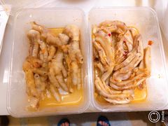 -狗撵鸭(泰山公寓店)