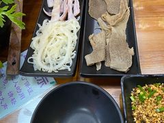鲨鱼唇-丽江庭院·云南野生菌·海鲜火锅(鼓楼四合院店)