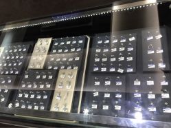 点击看大图 威德钻石-克拉钻专家&D色大本营-威德钻石-克拉钻大本营(南京东路店)