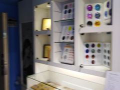 -提一眼镜·蔡司·依视路(小寨店)